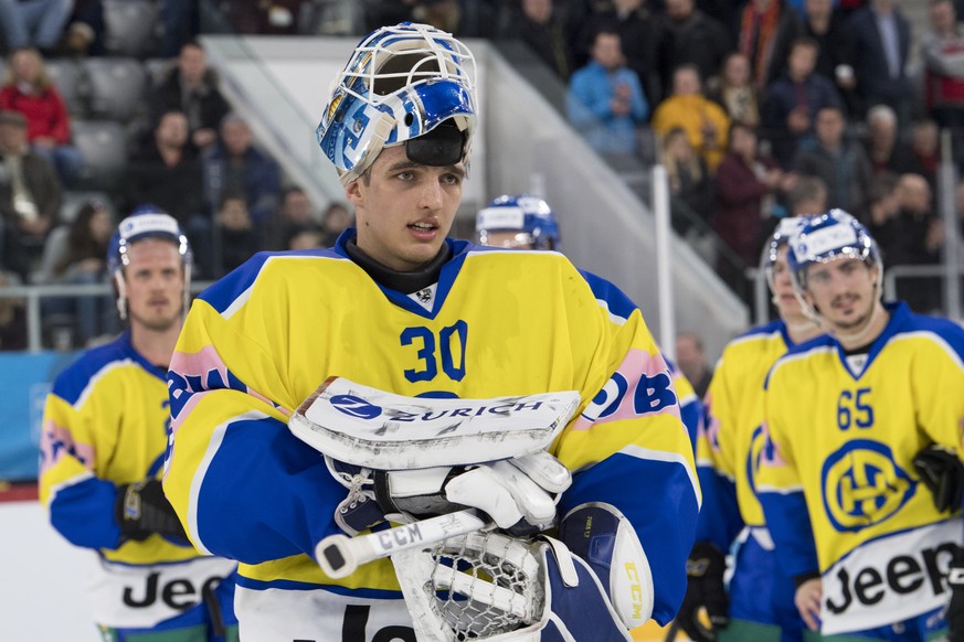 Davos Goalie Joren Van Pottelberghe, waehrend dem Swiss Ice Hockey Cup halbfinale zwischen den HC Biel und dem HC Davos, am Donnerstag, 4. Januar 2018, in der Tissot Arena in Biel. (KEYSTONE/Anthony A ...