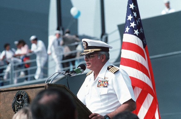 Kapitän William Rogers spricht bei der Rückkehr in den Heimathafen San Diego.