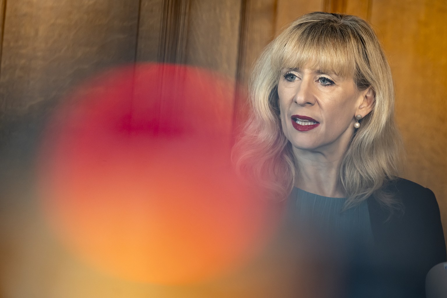 Nationalraetin und Praesidentin der Sicherheitspolitischen Kommission Priska Seiler Graf, SP-ZH, spricht waehrend einer Medienkonferenz der Sicherheitspolitischen Kommission des Nationalrats (SiK-N) z ...