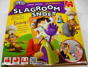 In den Niederlanden heisst das Spiel «Slagroom Snoet». Zu Deutsch: «Schlagrahm-Schnauze».