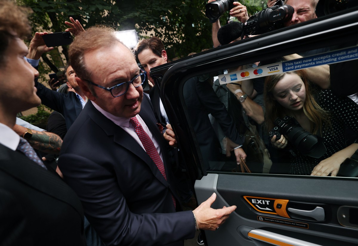 La foule qui gronde et une carrière qui décline. Kevin Spacey veut remonter en selle.