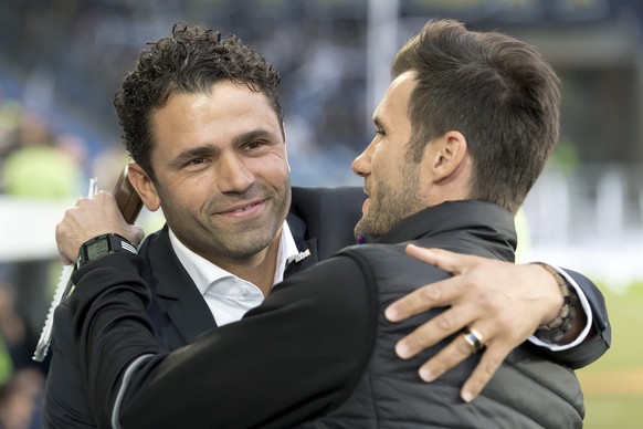 Zuerichs Trainer Uli Forte, links, und Basels Trainer Raphael Wicky, rechts, begruessen sich vor dem Fussball Meisterschaftsspiel der Super League zwischen dem FC Basel 1893 und dem FC Zuerich im St.  ...