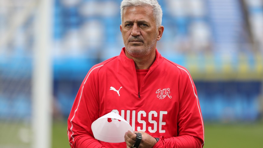 epa06828257 Switzerland&#039;s head coach Vladimir Petkovic attends their team&#039;s training session in Kaliningrad, Russia, 21 June 2018. Switzerland will face Serbia in the FIFA World Cup 2018 Gro ...