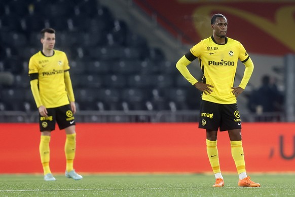 Edimilson Fernandes (YB), vorne, und Sandro Lauper (YB) nach Lausanne's Tor zum 1-3 im Super League Spiel zwischen dem BSC Young Boys und dem FC Lausanne-Sport, am Samstag, 17. Januar 2026 im Sta ...