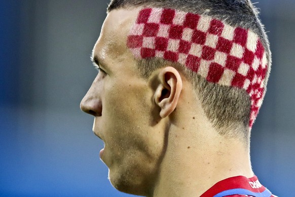 epa05391019 Croatia&#039;s Ivan Perisic during the UEFA EURO 2016 round of 16 match between Croatia and Portugal at Stade Bollaert-Delelis in Lens Agglomeration, France, 25 June 2016.

(RESTRICTIONS ...