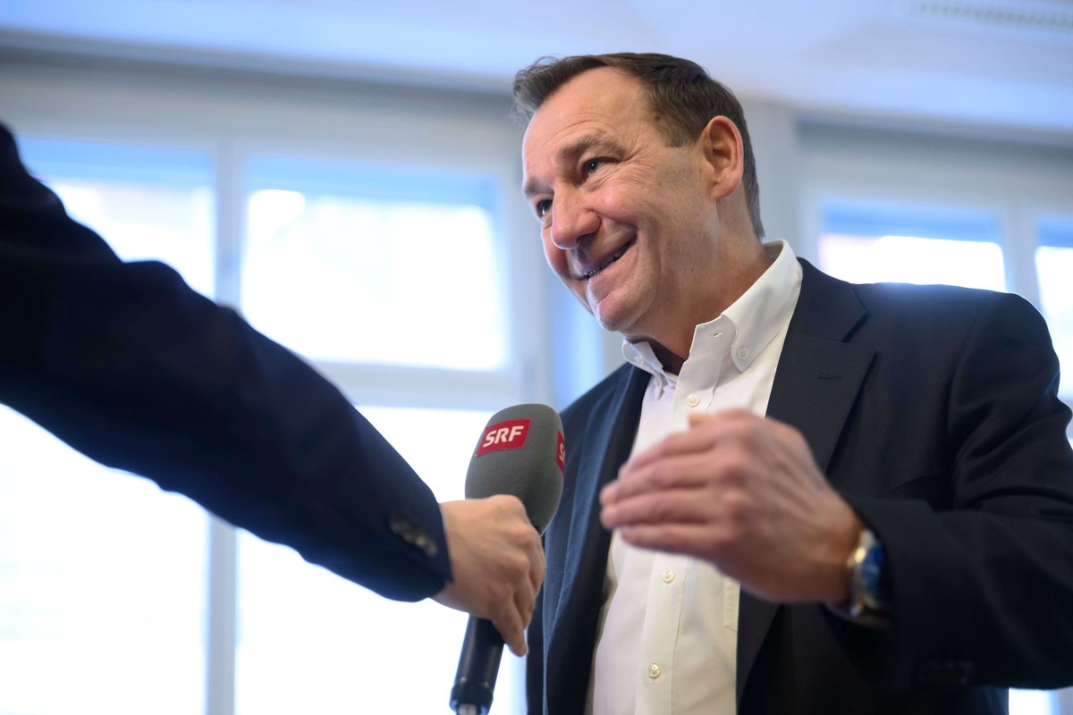 Le conseiller national UDC Thomas Matter, initiateur du projet visant à réduire de moitié les redevances, plaide en faveur d'une baisse des redevances SSR.