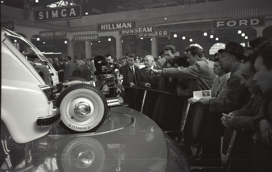 Fotograf:
Metzger, Jack 
Titel:
Genf, Autosalon 
Beschreibung:
Borgward Hansa 1500, Besucher in und um Auto 
Datierung:
1955