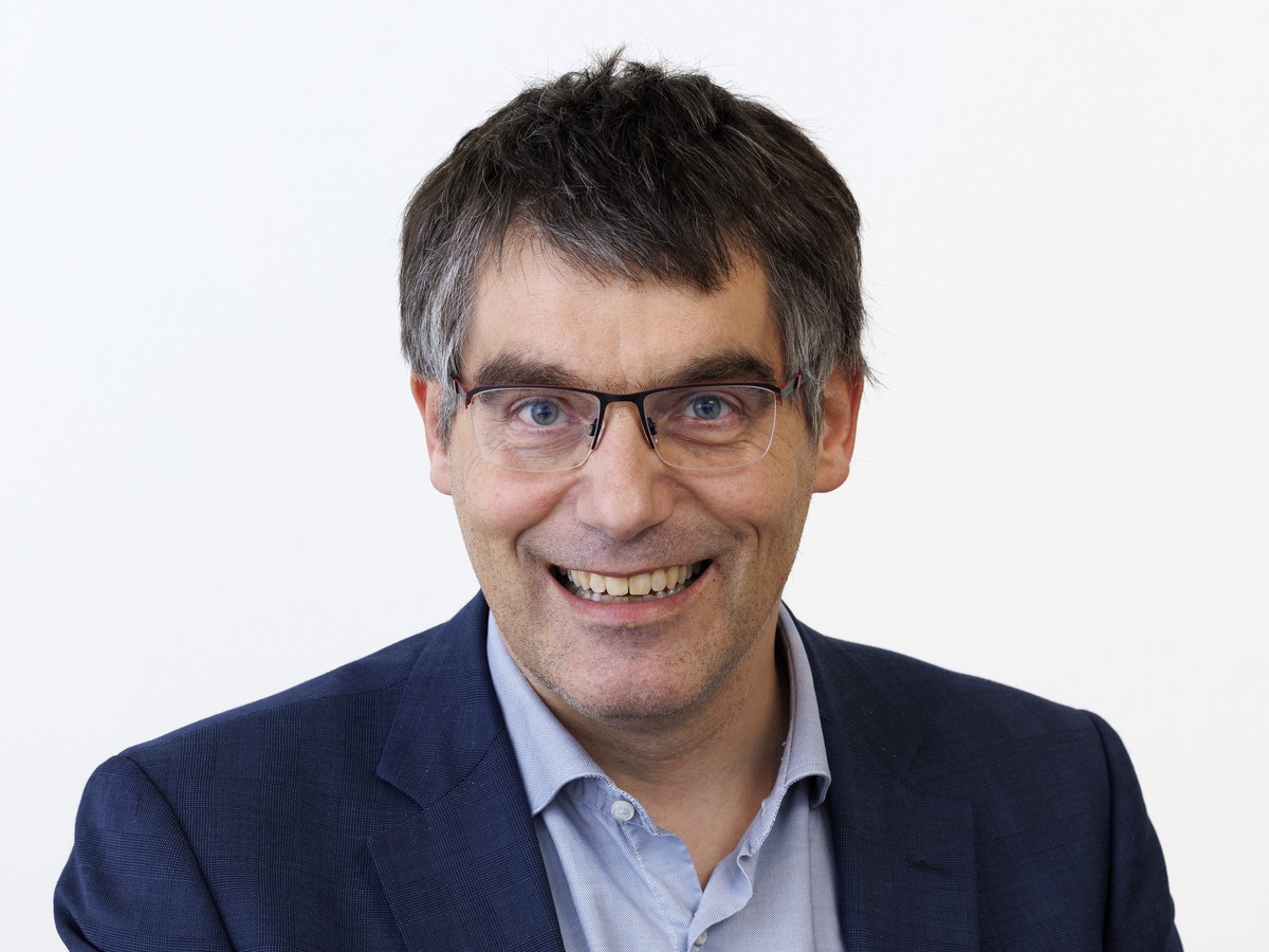 Roger Nordmann (PS - Vaud), candidat a la candidature du PS pour l'election au Conseil federal, pose pour le photographe lors d'une tournee d'auditions publiques organisee par le PS Sui ...