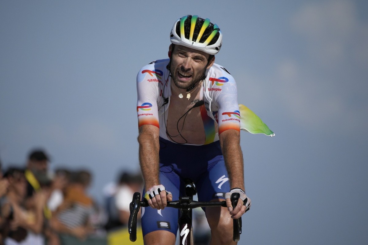 France's Pierre Latour finishes in second place the ninth stage of the Tour de France cycling race over 182.5 kilometers (113.5 miles) with start in Saint-Leonard-de-Noblat and finish in Puy de D ...