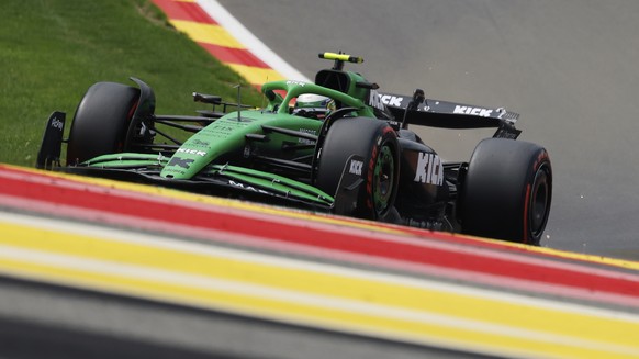 Kick Sauber Gabriel Bortoleto of Brazil steers his car during qualification ahead of the Formula One Grand Prix at the Spa-Francorchamps racetrack in Spa, Belgium, Saturday, July 26, 2025. (AP Photo/G ...
