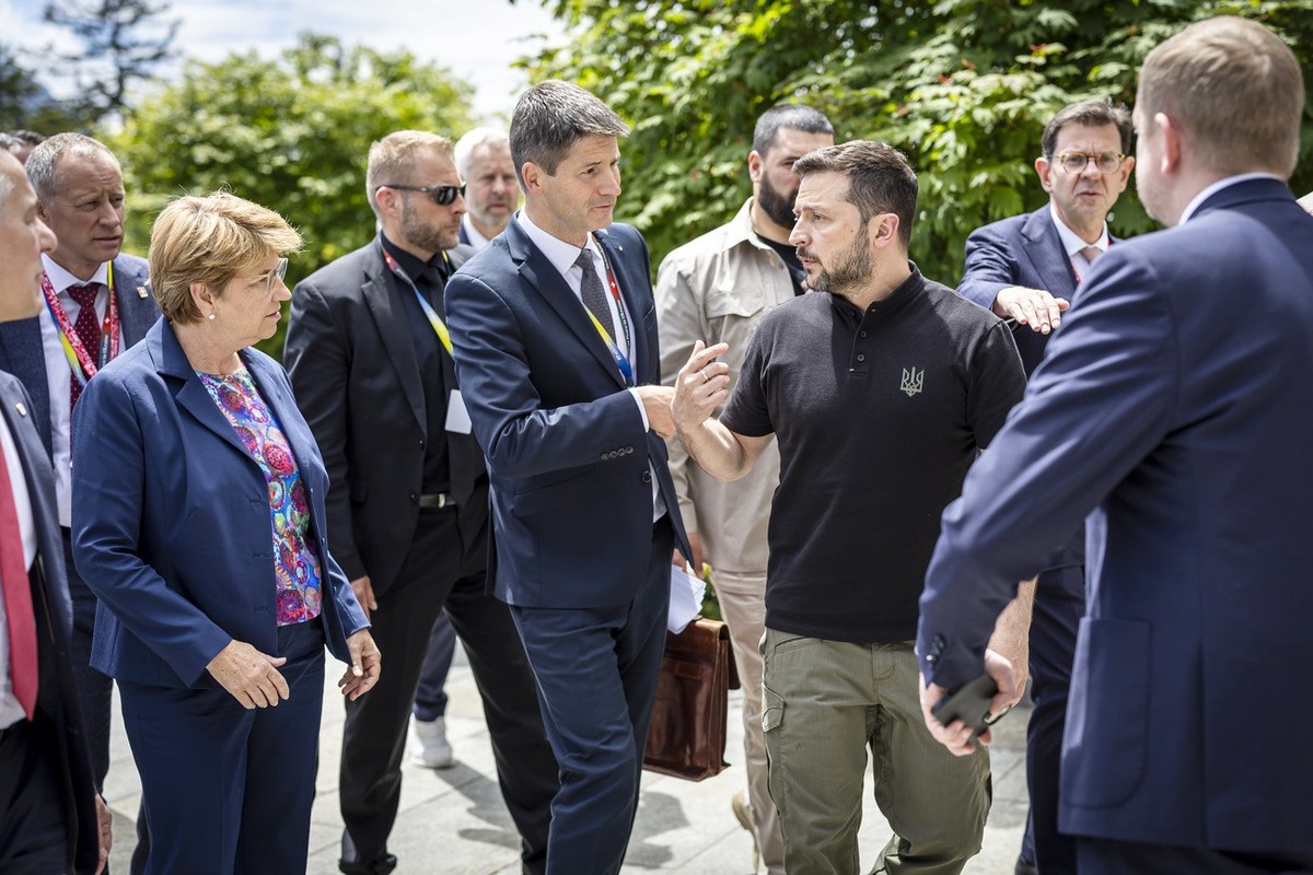 Swiss Federal Councillor Ignazio Cassis, .Swiss Federal President Viola Amherd, and Ambassador Gabriel Luechinger, Head of the Task Force Conference on Peace in Ukraine and Head of the FDFA's Int ...