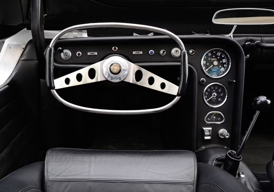 Chevrolet Corvair Testudo
The Chevrolet Corvair Testudo was a 1963 concept that debuted at the 1963 Geneva Motor Show. It&#039;s one of the most true-to-form steering wheels on this list, but what mak ...