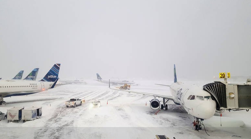 Der Schnee sorgt für Chaos am Flughafen JFK in New York.&nbsp;