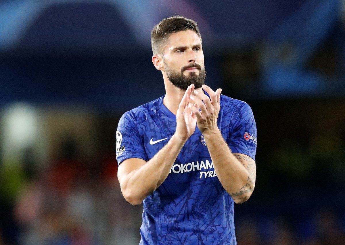 Chelsea's Olivier Giroud applauds to supporters at the end of the Champions League Group H soccer match between Chelsea and Valencia at Stamford Bridge stadium in London, Tuesday, Sept. 17, 2019. ...
