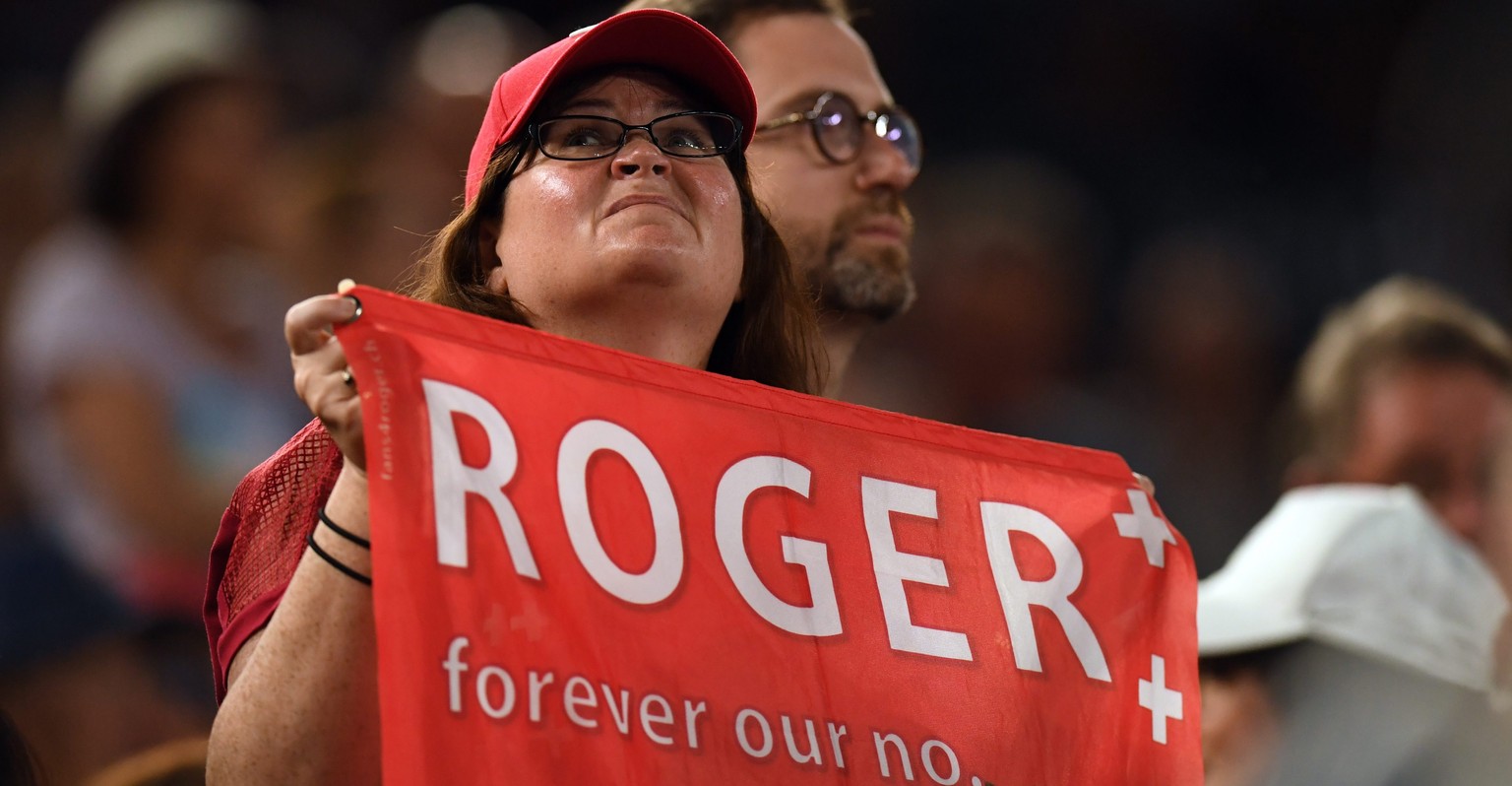 epa05740960 A fan of Switzerland&#039;s Roger Federer during the Men&#039;s Singles fourth round match between Roger Federer of Switzerland and Kei Nishikori of Japan at the Australian Open Grand Slam ...