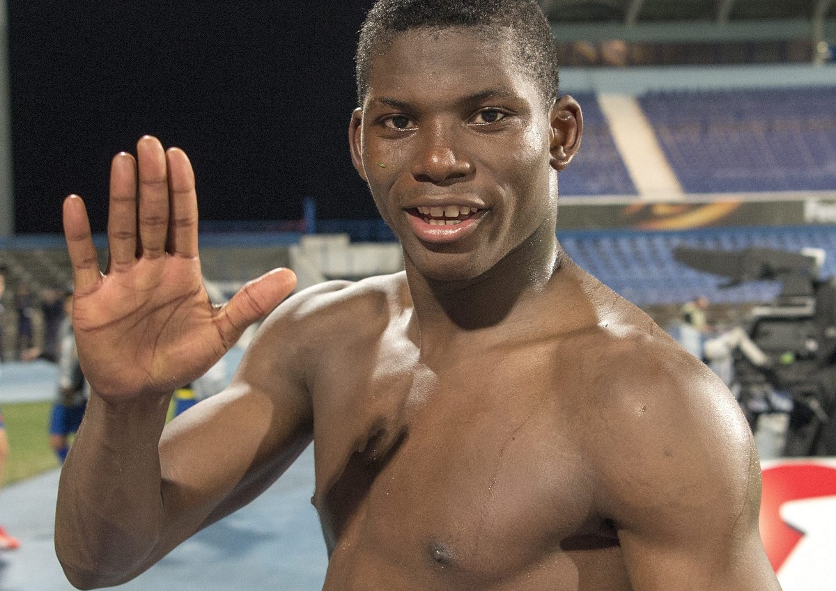 epa05013341 Basel's Breel Embolo after the UEFA Europa League group I group stage matchday 4 soccer match between Portugal's C.F. Os Belenenses and Switzerland's FC Basel 1893 at the Es ...
