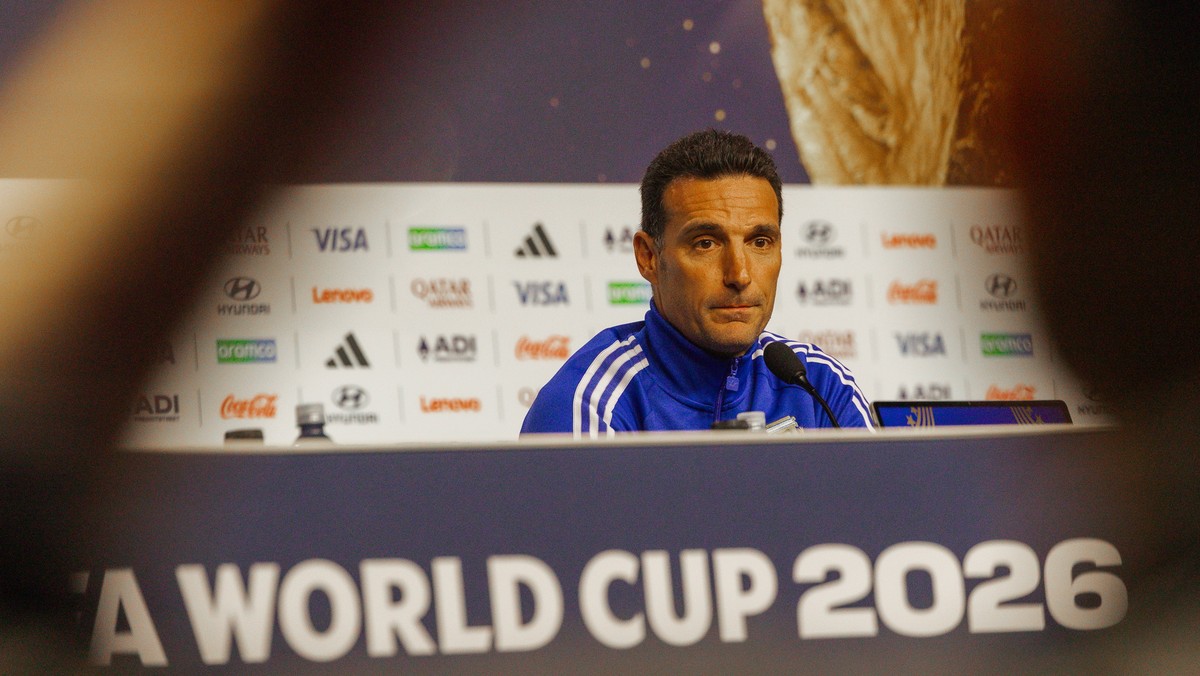 epa13118231 Argentina head coach Lionel Scaloni answers questions during the World Cup finalists' press conference in New York, New York, USA, 17 July 2026. EPA/Olga Fedorova