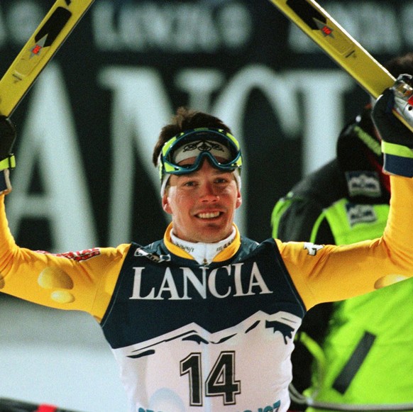 Bruno Kernen freut sich nach dem Slalom ueber die Silbermedaille in der Kombination an der Ski-WM in Sestriere am 6. Februar 1997(KEYSTONE/Karl Mathis)