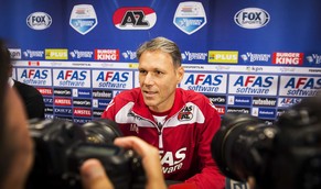 Van Basten bei der heutigen Pressekonferenz. Er wird in Zukunft kürzertreten.&nbsp;