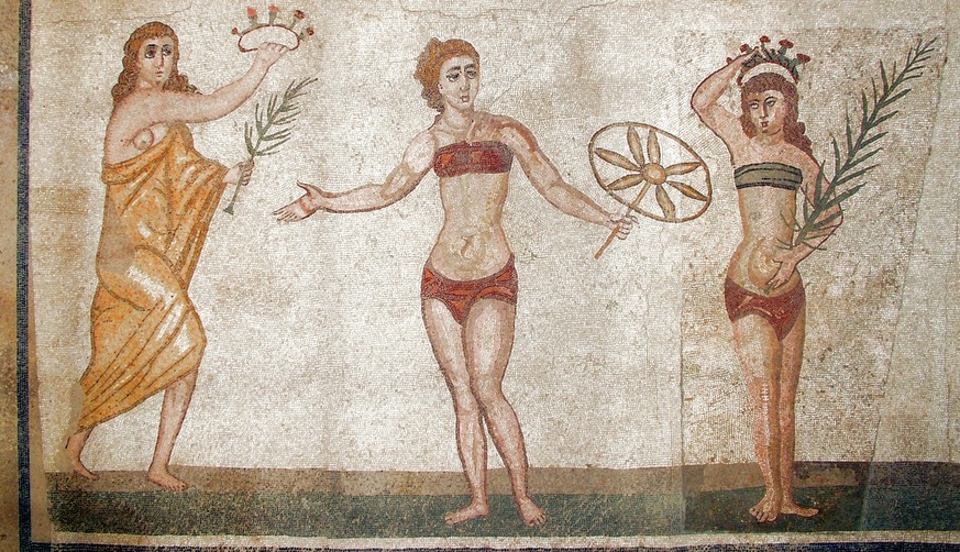 Der antike Vorläufer des BHs für den Sport, aber auch als erotische Komponente eingesetzt auf Mosaiken in der Villa Romana del Casale, Sizilien.