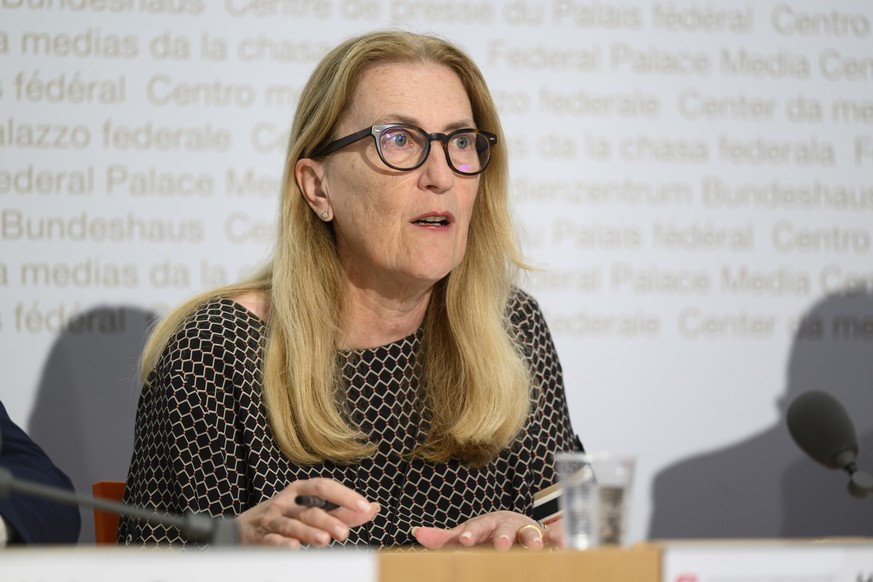 Helene Budliger Artieda, Staatssekretaerin und Direktorin des SECO, spricht anlaesslich der Medienkonferenz des Staatssekretariats fuer Wirtschaft (Seco) zum 22. Bericht des Observatoriums zum Freizue ...