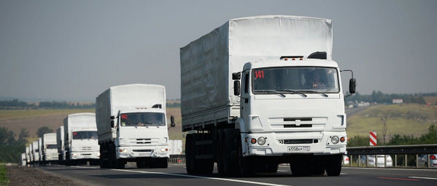 Fahren wieder: Die LKWs aus Russland auf dem Weg ins ostukrainische Konfliktgebiet.
