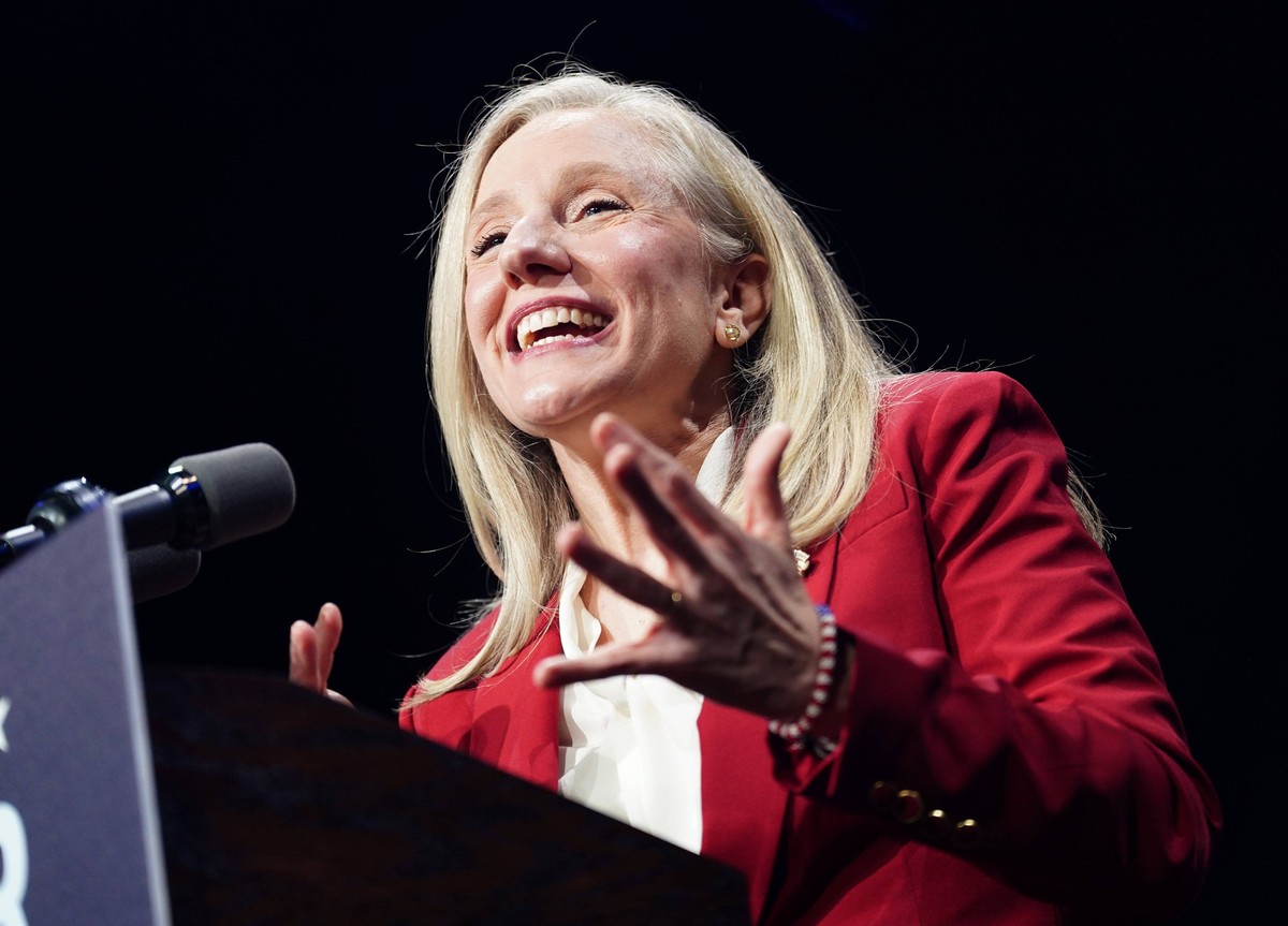 Abigail Spanberger, gouverneure de Virginie, est pressentie comme la prochaine égérie des démocrates.