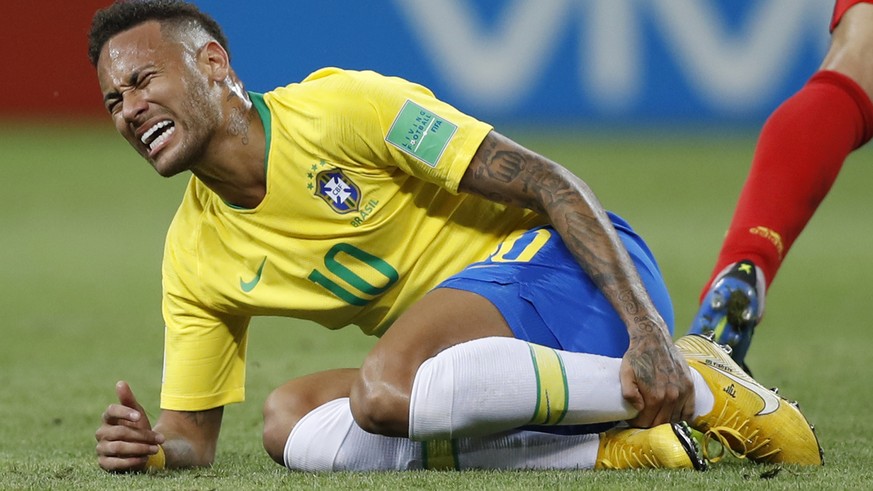 Fussball: Neymar erklärt, warum er Schwalben macht - watson