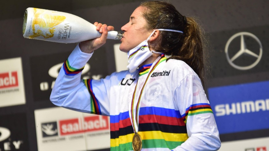 11.10.2020, xbrx, Radsport Mountain Bike, UCI 2020 Mountain Bike Weltmeisterschaften - Downhill Frauen emspor, v.l. Siegerehrung, Podium, BALANCHE Camille SUI, Winner, Gewinnerin, 1. Platz, 1st place, ...