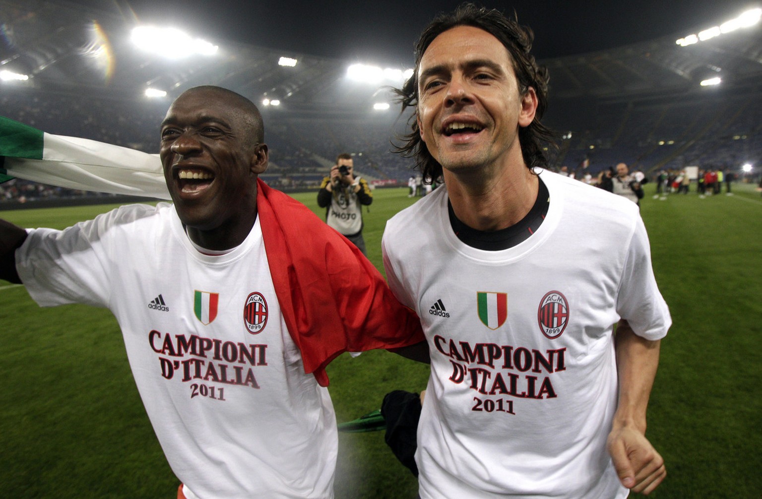 2011 feiern Pippo Inzaghi (rechts) und Clarence Seedorf gemeinsam den Meistertitel mit Milan, nun löst der Italiener den Holländer als Trainer ab.