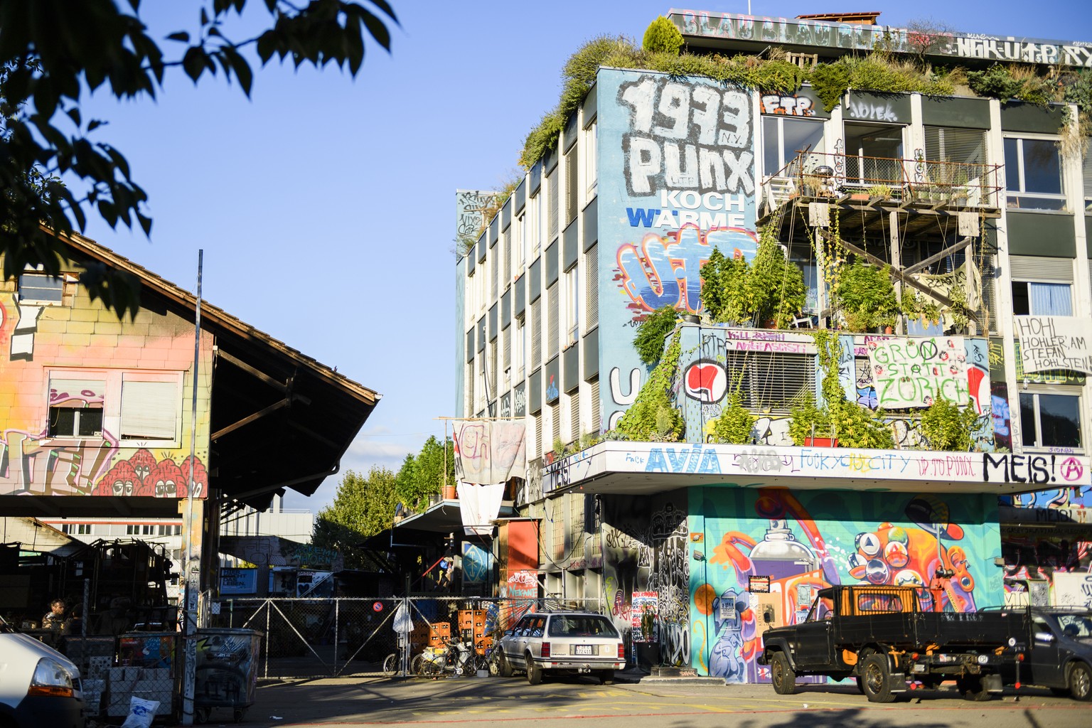 Das besetzte Koch-Areal in Albisrieden, am Dienstag, 4. Oktober 2016, in Zuerich. Der ueberwiegende Teil des Koch-Areals ist seit mehreren Jahren besetzt. Wegen Konzerten und Partys sind in diesem Jah ...