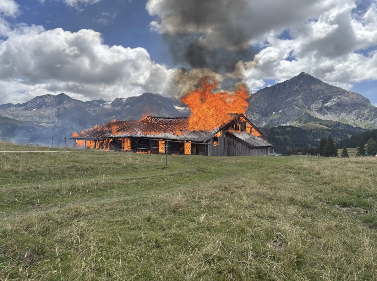 Alphütte in Feutersoey niedergebrannt