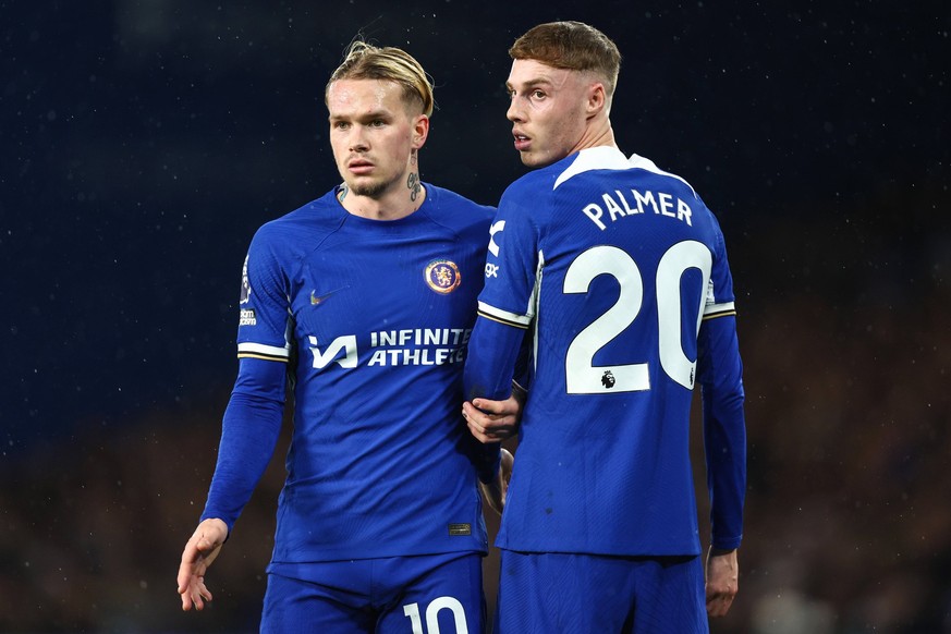 Chelsea v Man Utd 4 April 2024, London - Premier League Football - Chelsea v Manchester United, ManU - Mykhailo Mudryk of Chelsea and Cole Palmer of Chelsea - Photo: Charlotte Wilson / Offside. London ...