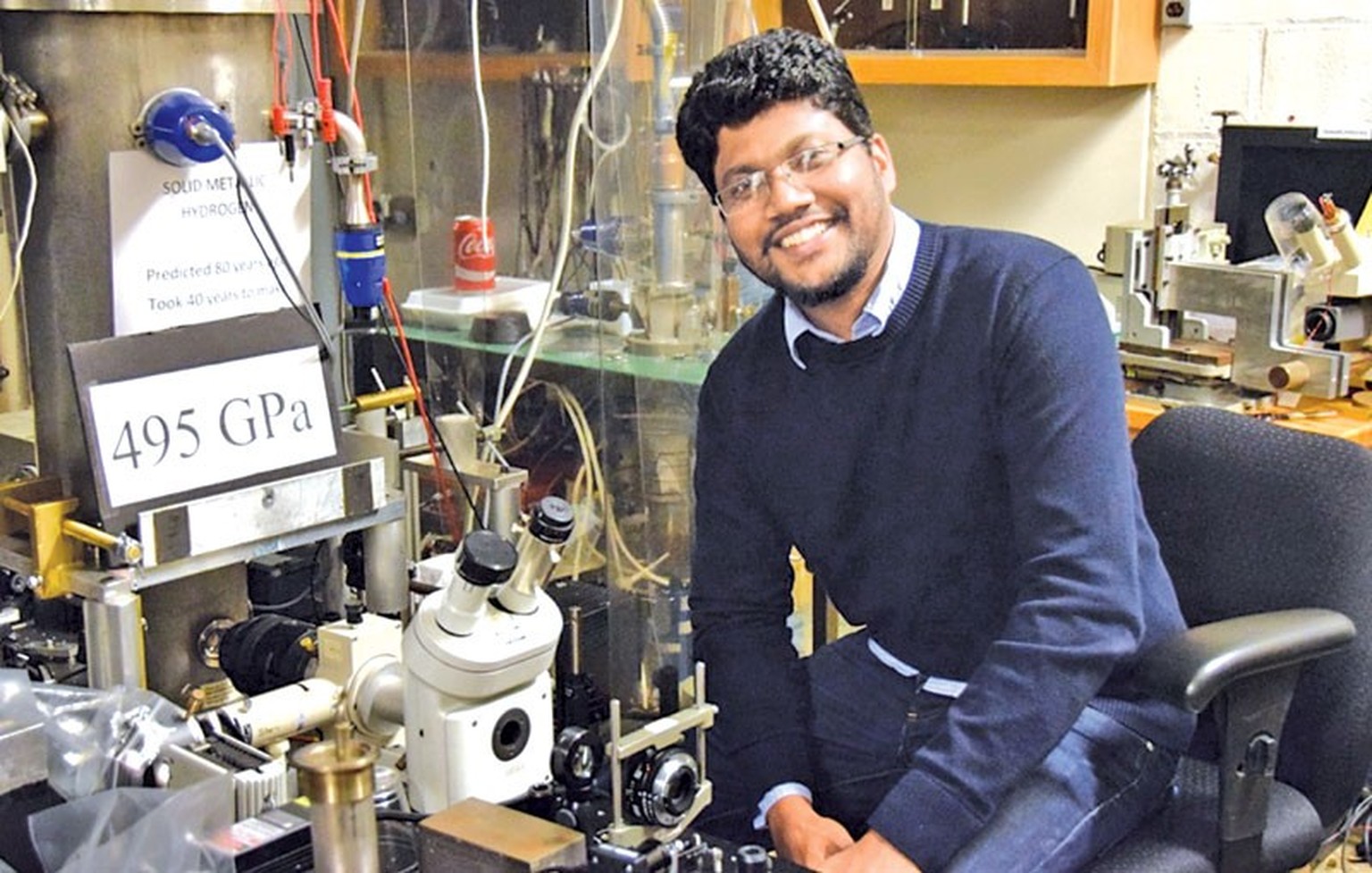 Ranga Dias, 2017
https://archives1.dailynews.lk/2017/02/08/features/107001/brain-behind-metallic-hydrogen-pressing-pressure