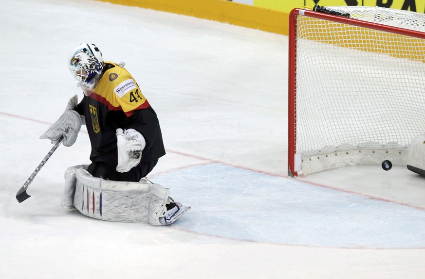 Der deutsche Torhüter beim 1:0 durch die Österreicher.