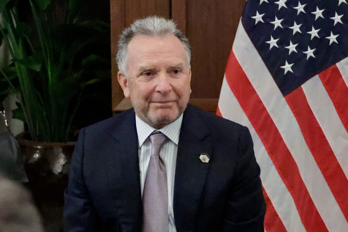 Special Envoy Steve Witkoff attends a meeting with Ukrainian officials Sunday, Nov. 30, 2025, in Hallandale Beach, Fla. (AP Photo/Terry Renna)
Steve Witkoff