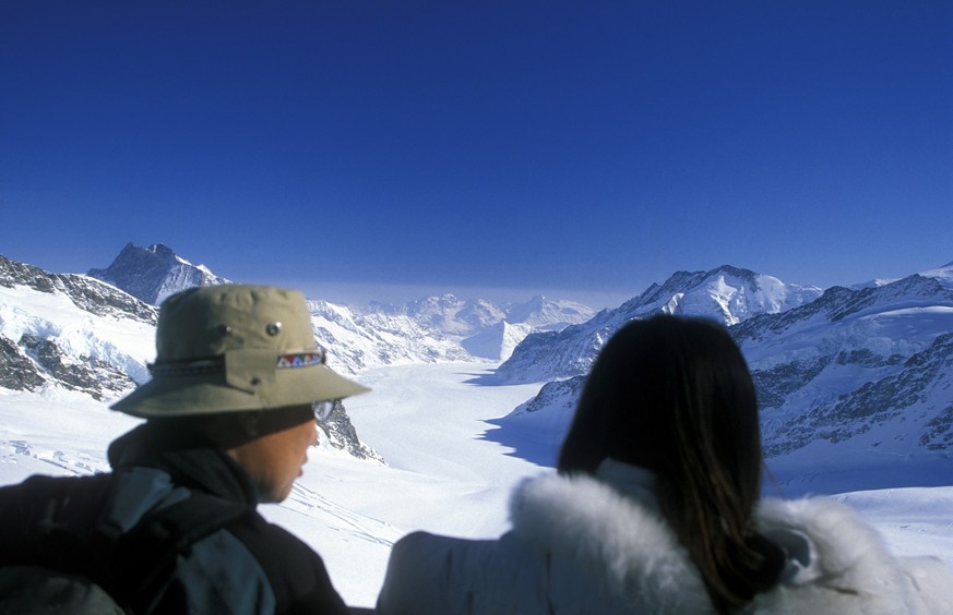 Ein Gletscher vom Jungfrau-Joch ausgesehen im Eiger, Moench und Jungfrau Gebiet bei Grindelwald im Kanton Bern in der Schweiz. (KEYSTONE/Urs Flueeler)