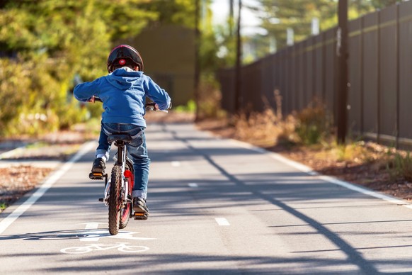 Junge / Kind / Fahrrad