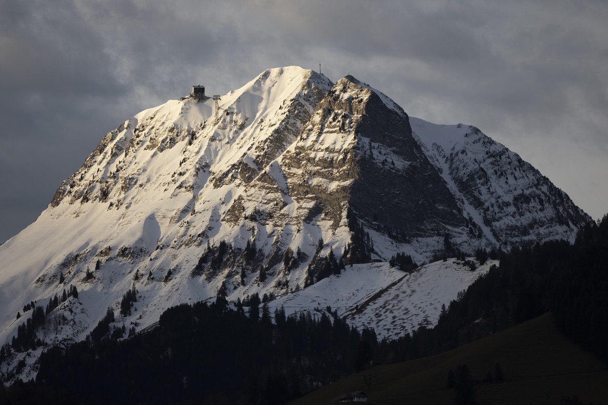 Météosuisse prévoit l’installation d’une nouvelle station météorologique à Moléson, plus précisément au lieu-dit Joux-Devant, non loin du télésiège récemment inauguré. Cette initiative vise à améliore ...