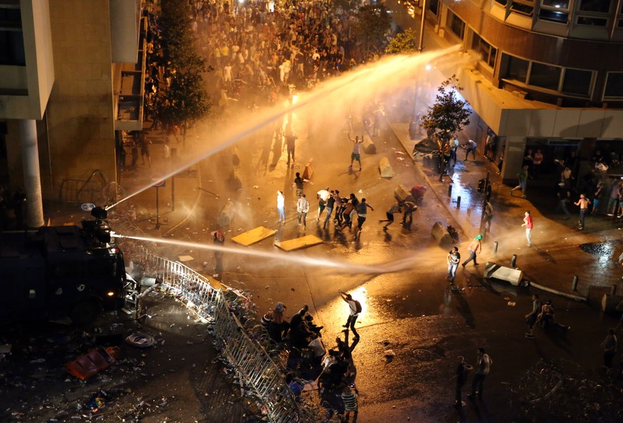 Strassenschlachten in Beirut (23.08.2015).