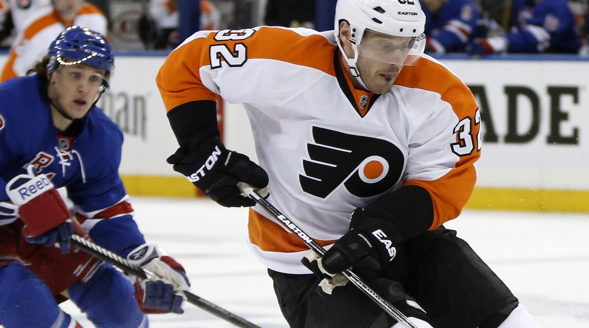 Verteidiger, 183 cm/88 kg, 10. NHL-Saison (2010/11 wegen Verletzung verpasst), 2014/15 6,25 Millionen $ (2015/16 5,75 Millionen $, 2016/17 4 Millionen $).