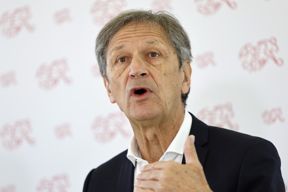 Dominique Blanc, Praesident SFV, spricht waehrend einer Medienkonferenz des Schweizerischen Fussballverbands SFV zur Strategie 2021-2025, am Donnerstag, 7. April 2022 in Muri bei Bern. (KEYSTONE/Peter ...