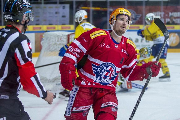 SC Rapperswil-Jona Lakers PostFinance Top Scorer Roman Cervenka feiert seinen Treffer zum 1-0 waehrend dem Eishockey-Meisterschaftsspiel der National League zwischen den SC Rapperswil-Jona Lakers und  ...