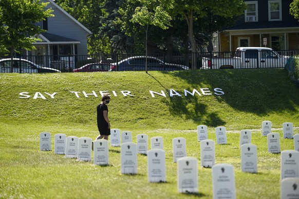 Ein symbolischer Friedhof für die Opfer von Polizeigewalt in Minneapolis. 