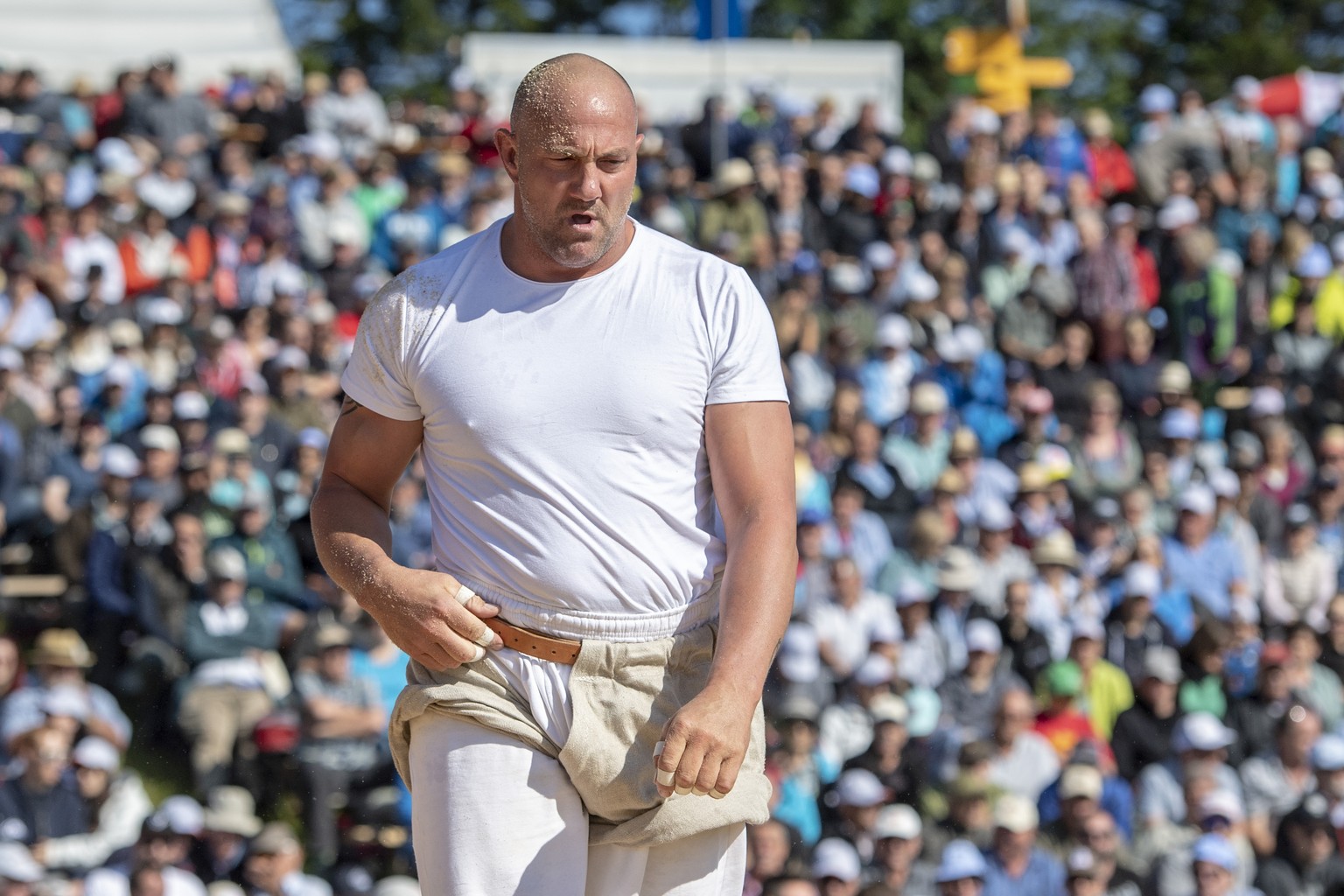 Stefan Burkhalter im 1. Gang beim traditionellen Schwing und Aelplerfest auf der Rigi vom Sonntag, 14. Juli 2019. (KEYSTONE/Urs Flueeler)