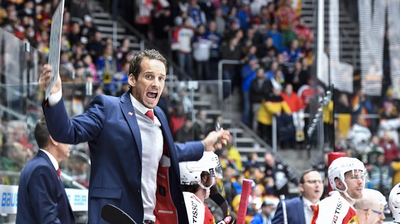 Switzerland&#039;s head coach Patrick Fischer reacts during the Ice Hockey Deutschland Cup at the Curt-Frenzel-Eisstadion in Augsburg, Germany, Saturday, November 5, 2016. (KEYSTONE/Peter Schneider)