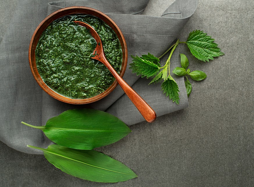 bärlauch brennnessel suppe essen food kochen frühling vegetarisch