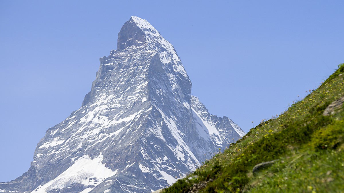 Un alpiniste a perdu la vie en gravissant le Cervin