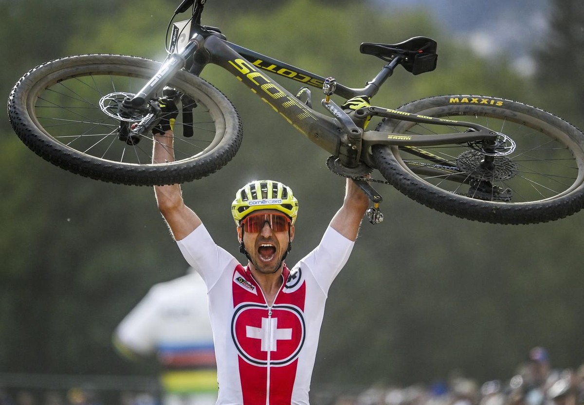 Nino Schürter a remporté un neuvième titre mondial de VTT