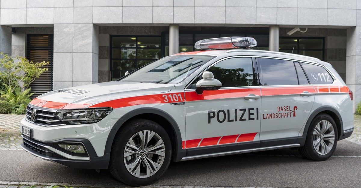 Verd-chtige-fliehen-in-Aesch-BL-mit-190-km-h-vor-der-Polizei